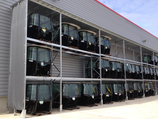 stockage de cabines de tracteurs dans le rack